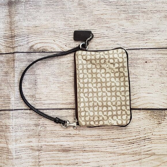 Coach Wristlet   - Picture 9 of 12